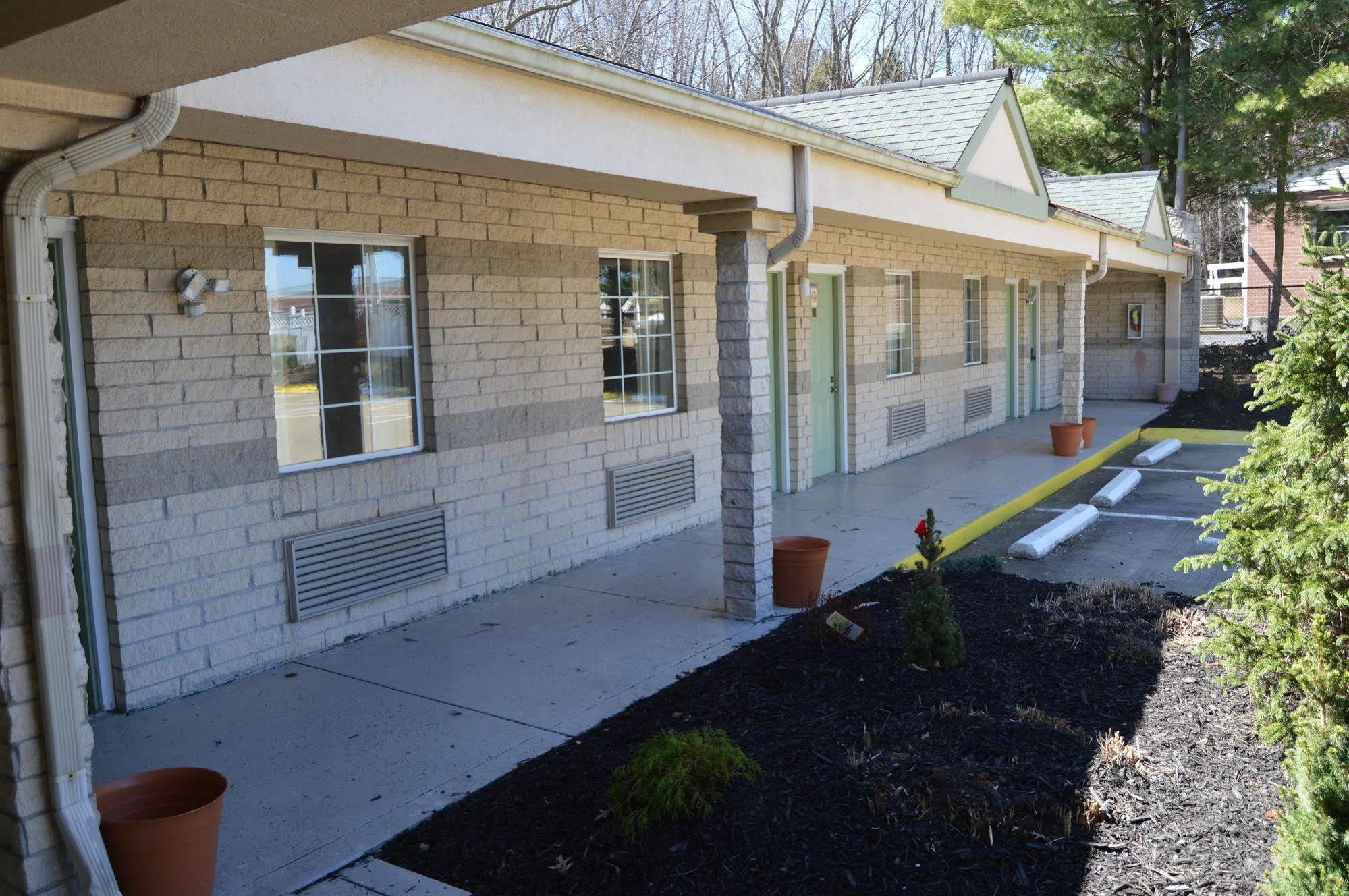 Economy Inn Cuyahoga Falls Εξωτερικό φωτογραφία