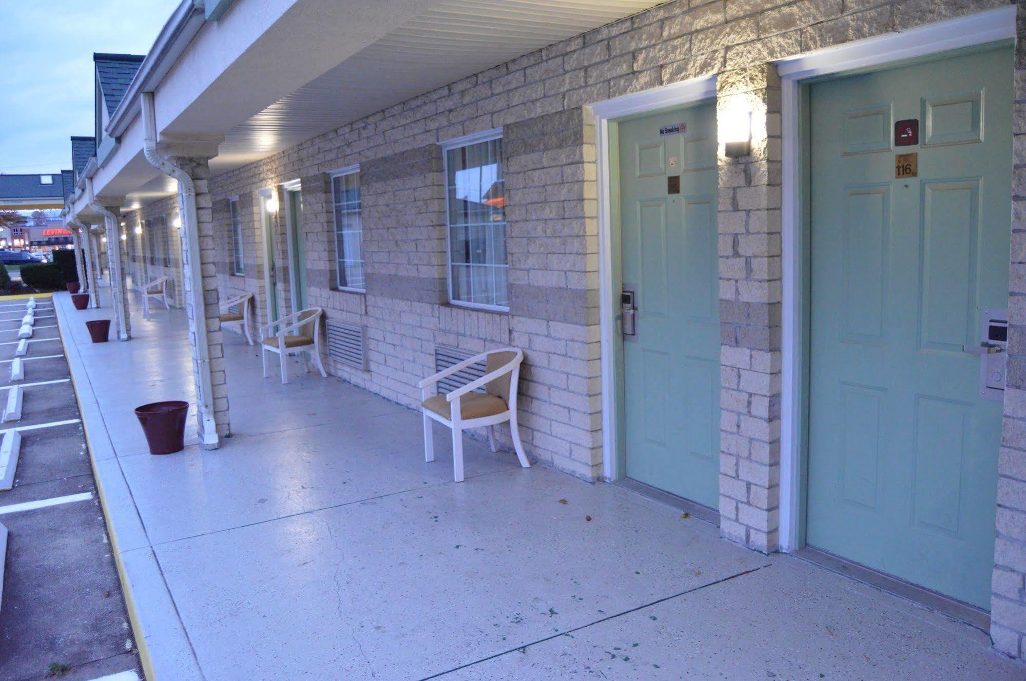 Economy Inn Cuyahoga Falls Εξωτερικό φωτογραφία