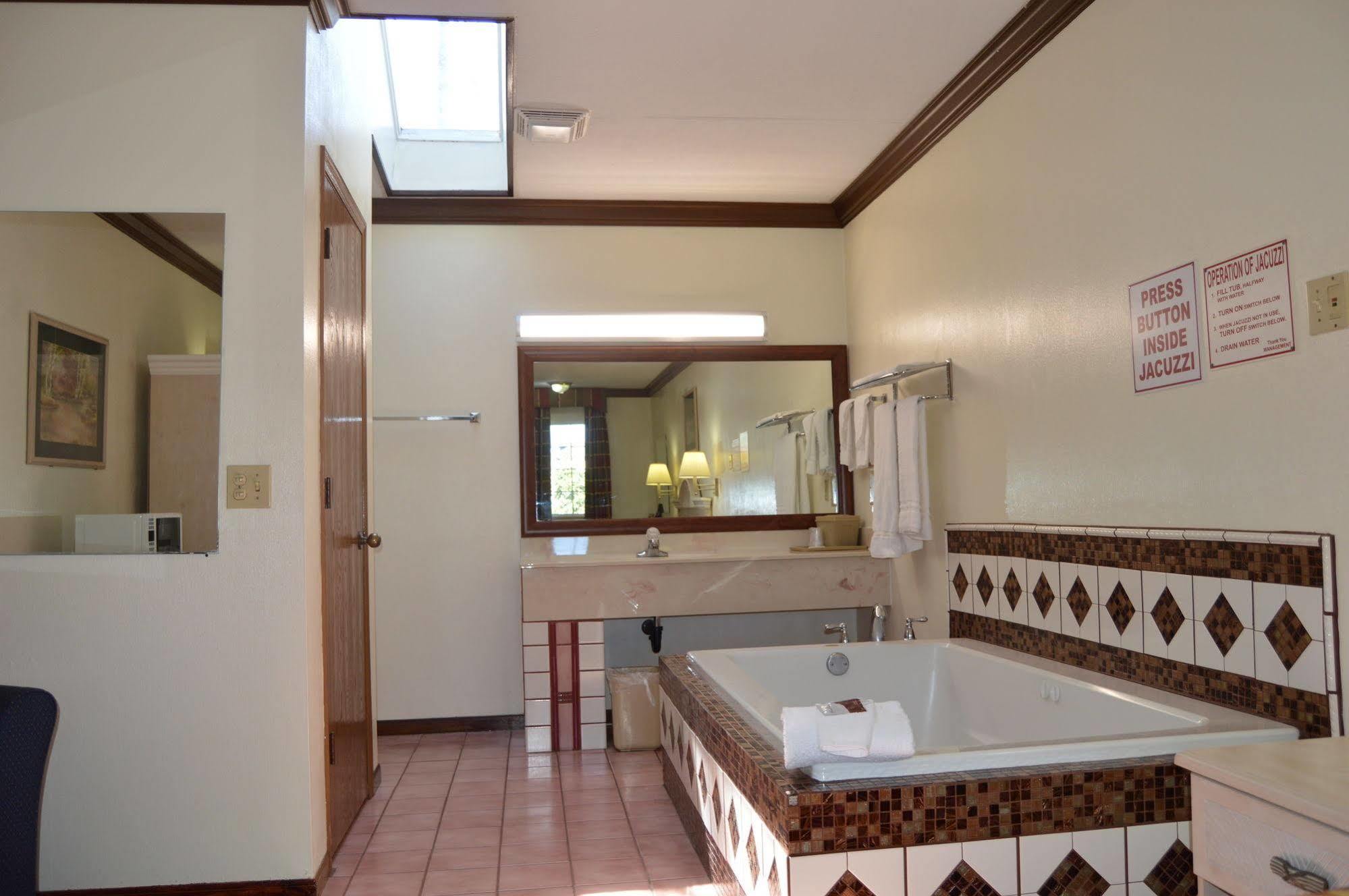 Economy Inn Cuyahoga Falls Εξωτερικό φωτογραφία